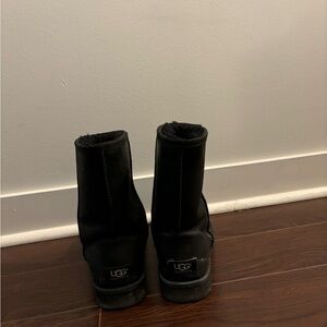 Black ugg boots